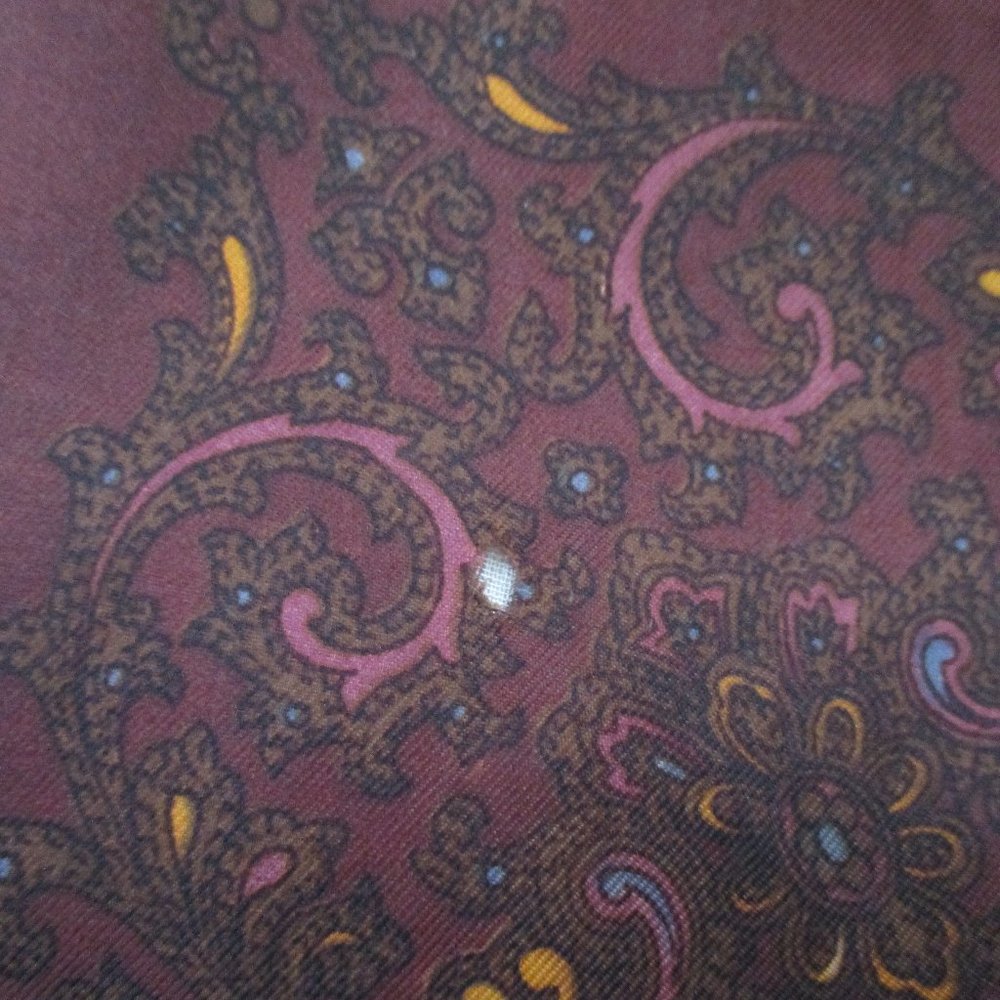 Plum & gold paisley scarf - Picture 8 of 9